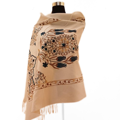 Anubis Vintage Clothing Elegant Embroidered Wool Blend Shawl in Ivory White